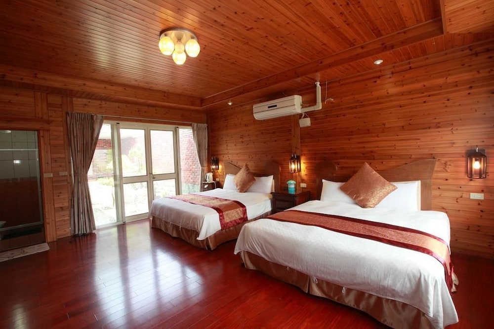 Deluxe Quadruple Room photo 3