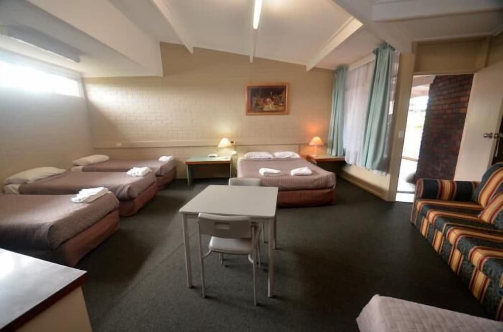Family Room, Non Smoking (Large Family Room) photo 3
