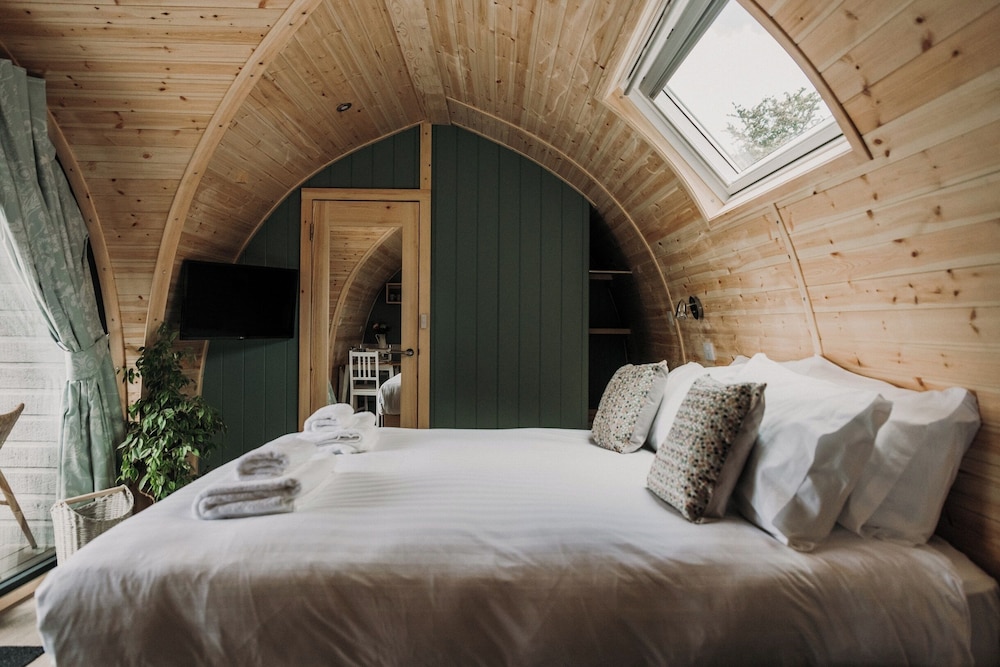 Luxury Cabin, Ensuite, Garden View photo 2