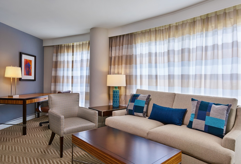 Junior Suite, 1 King Bed with Sofa bed, City View - Photo 2