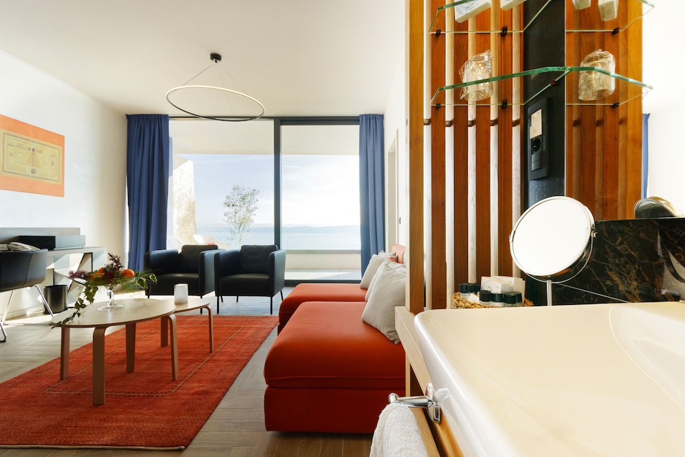 Deluxe Suite, Balcony, Sea View