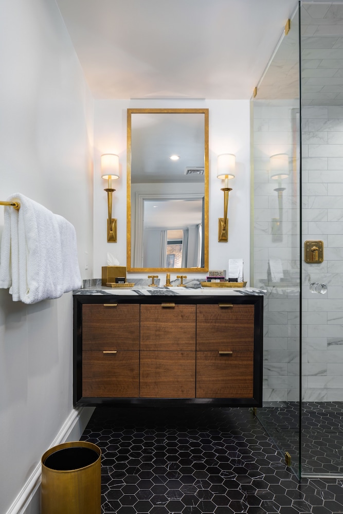 The Cobblestone Suite photo 2