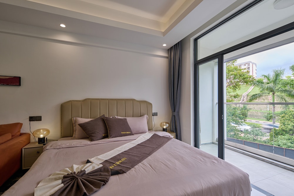 Standard Studio, 1 King Bed, Balcony, City View