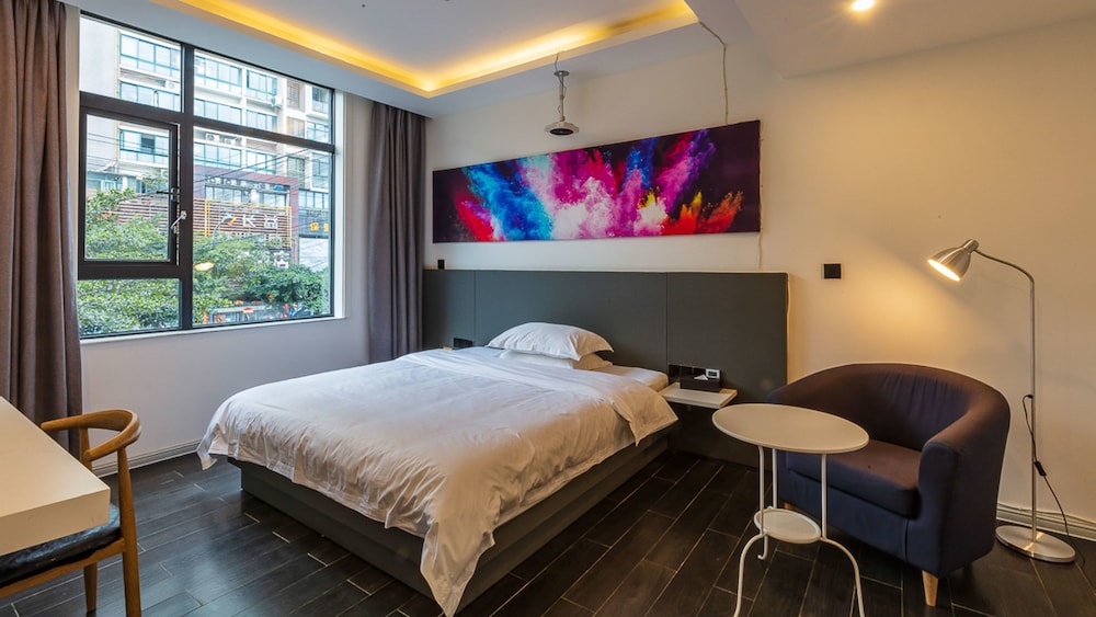 Deluxe Suite (Mainland Chinese Citizen Only)