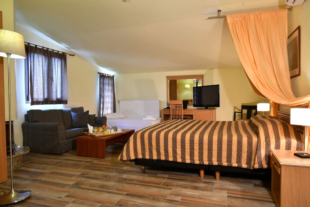 Family Room - Photo 7