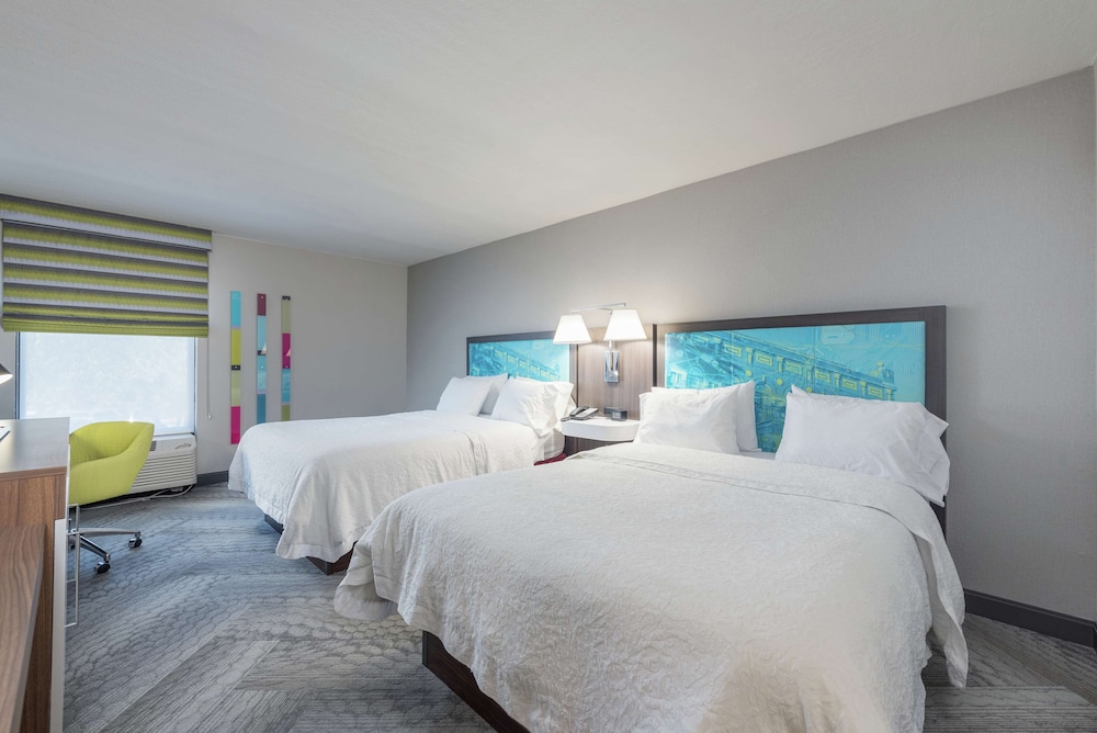 Room, 2 Queen Beds, Accessible (Roll-In Shower) - Photo 1
