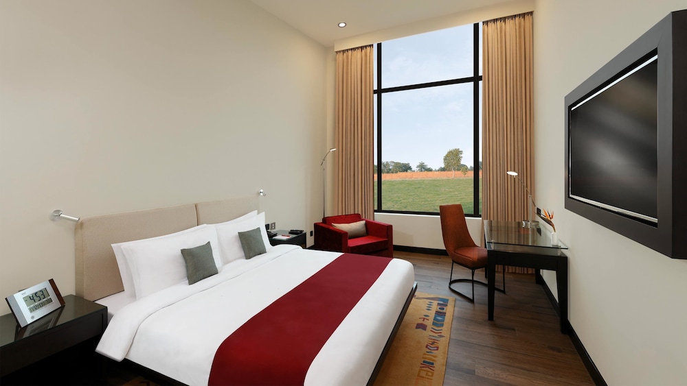Deluxe Room, 2 Twin Beds photo 2