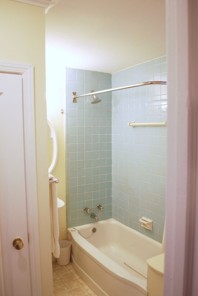 Deluxe Double Room, Ensuite (Room 12) - Photo 3