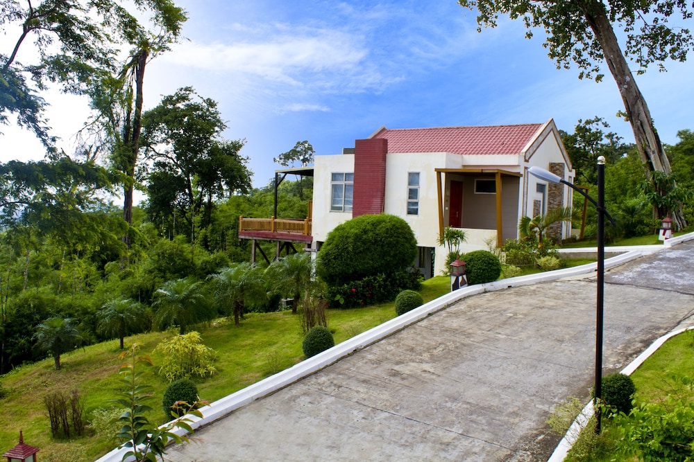 Deluxe Bungalow, 1 Double or 2 Twin Beds, Hill View photo 1