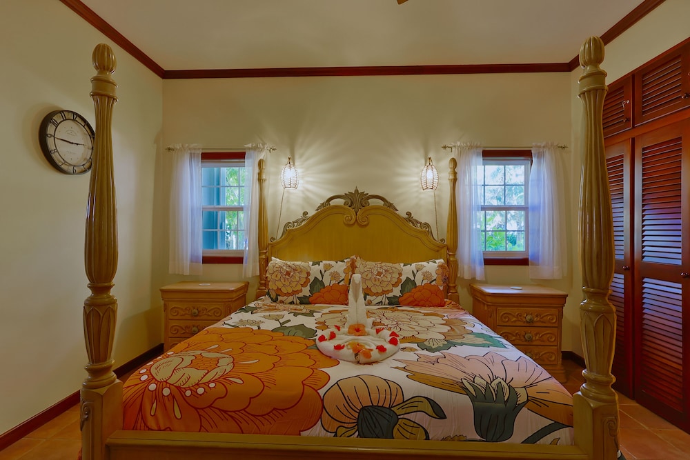 Deluxe Condo, 2 Bedrooms, Ocean View, Beachside photo 2