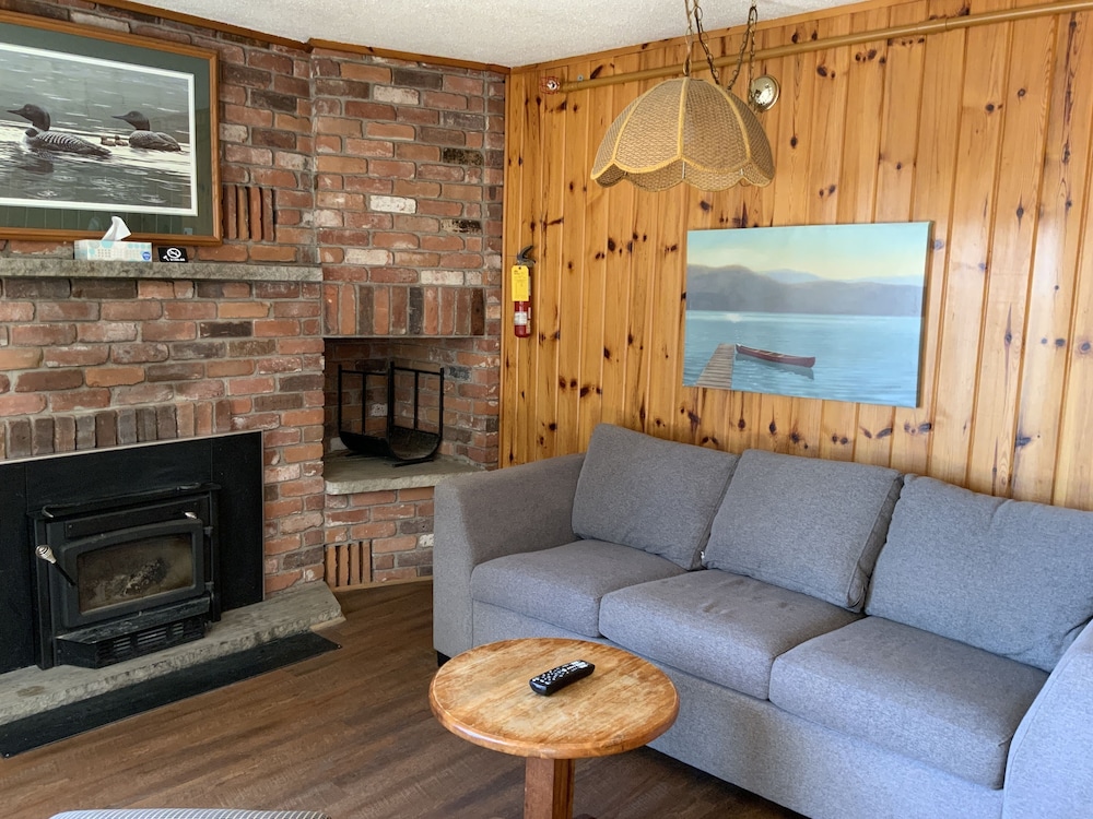 Standard Suite, 1 Bedroom, Fireplace, Lake View (Mapleview #2)