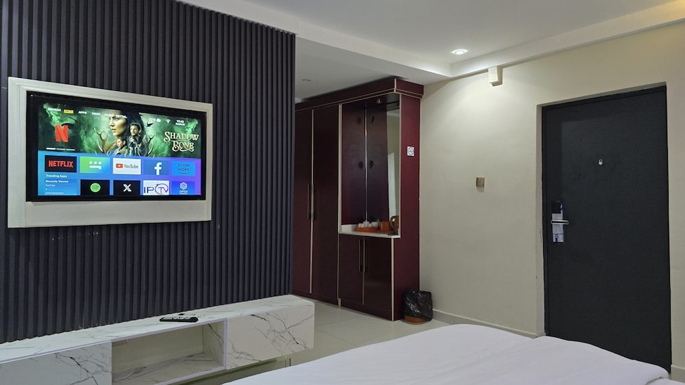 Deluxe Double Room, Balcony, Pool View