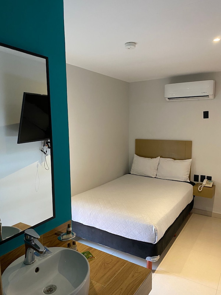 Standard Room - Photo 10