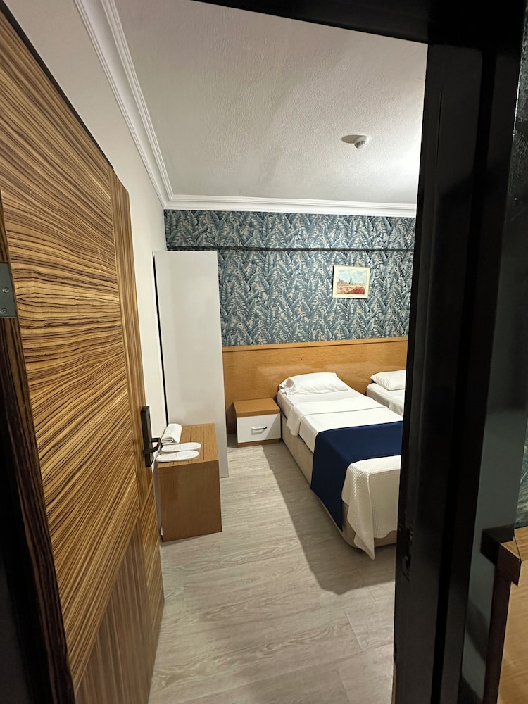 Economy Suite photo 3