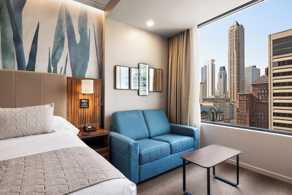 Deluxe Room (Hotwire)