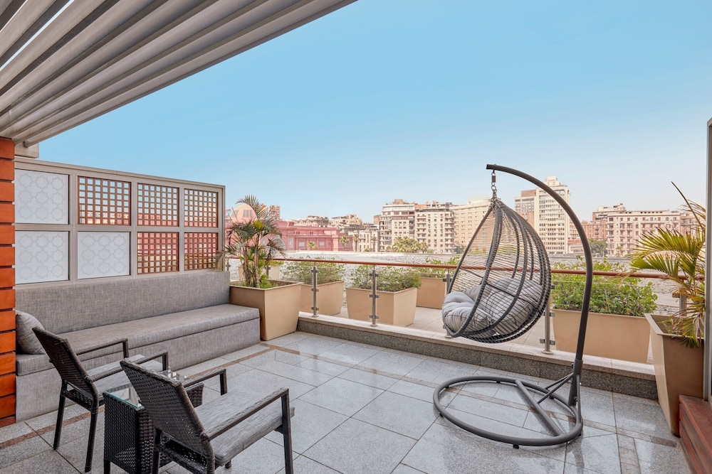 Deluxe Room, 1 King Bed, Smoking, Terrace (View)