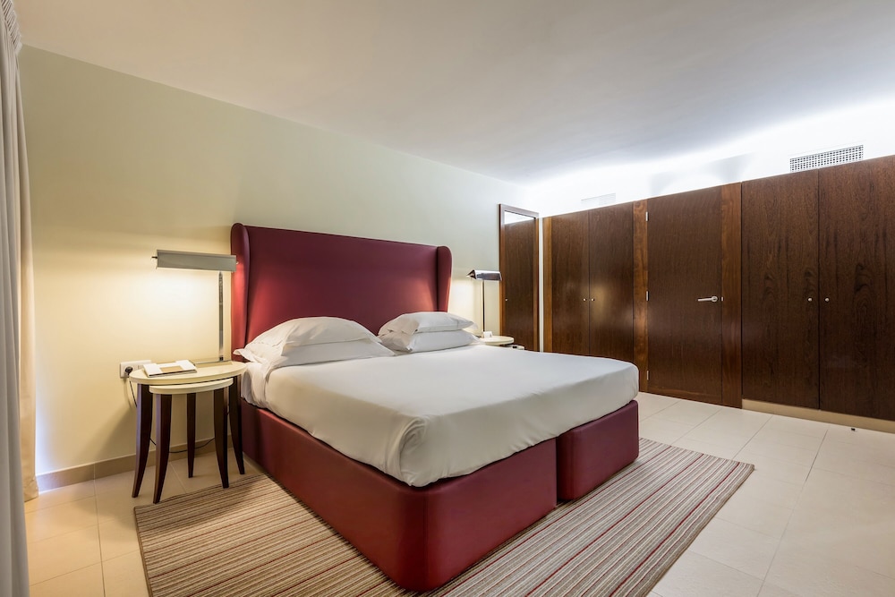 Suite, 1 Bedroom - Photo 3