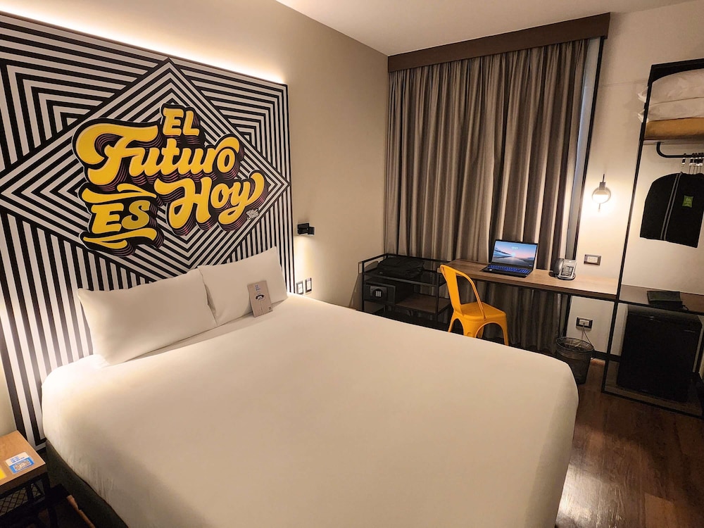 Standard Room, 1 Double Bed, Accessible (Accessible) - Photo 9