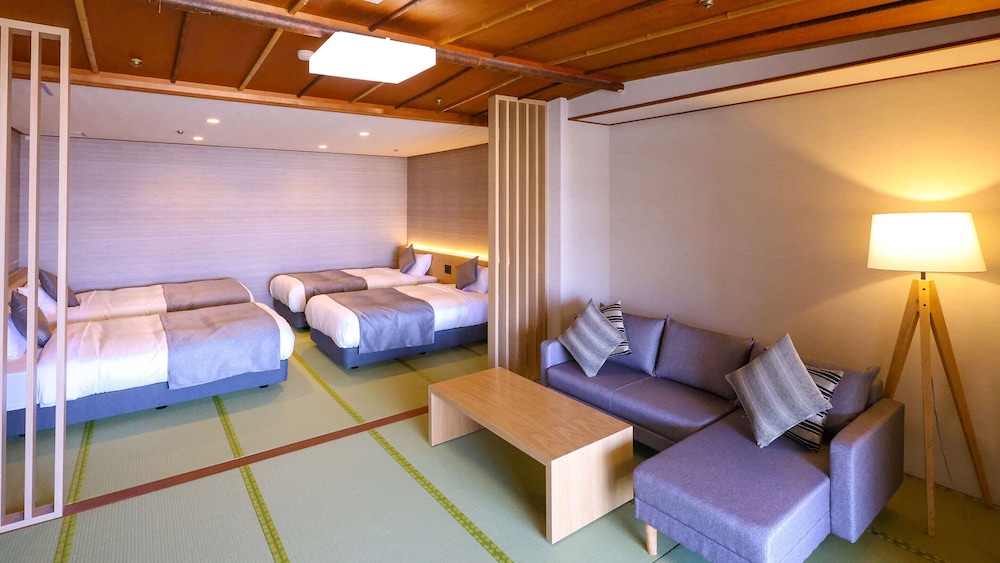 Superior Japanese-Style Bed, Fourth - Shower Only - Non-Smoking - Photo 1