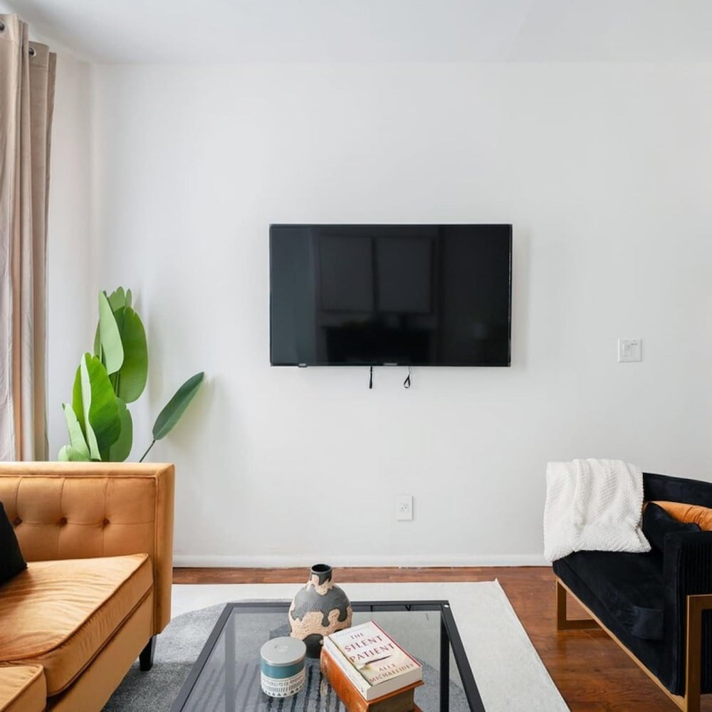 Apartment photo 2