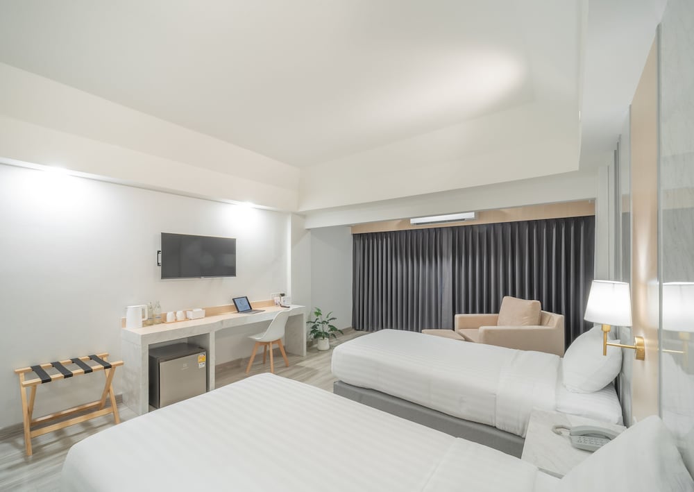 Deluxe Twin Room - Photo 8