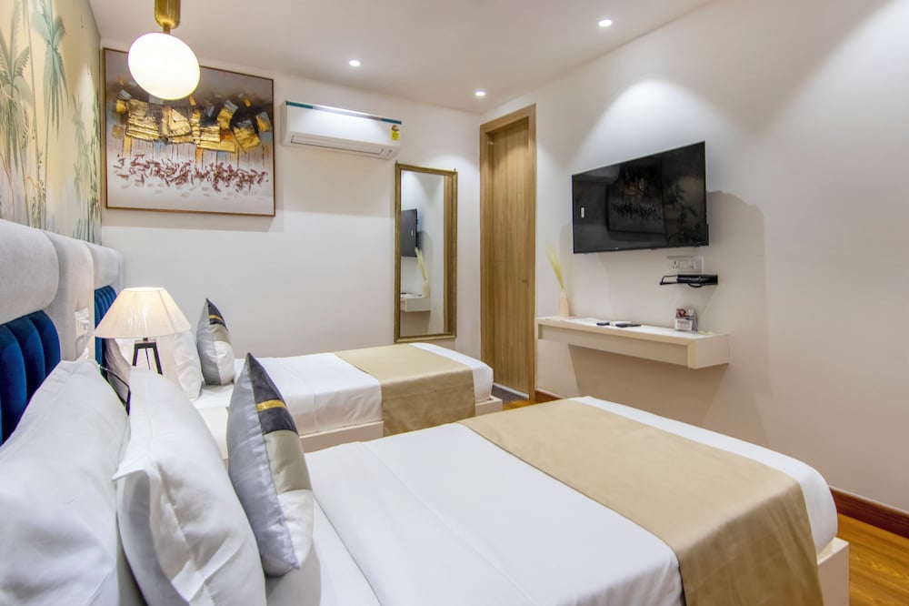 Standard Double or Twin Room, No Windows - Photo 10