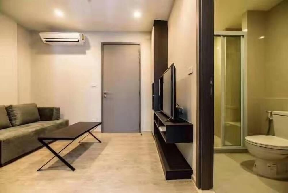 Apartment photo 2