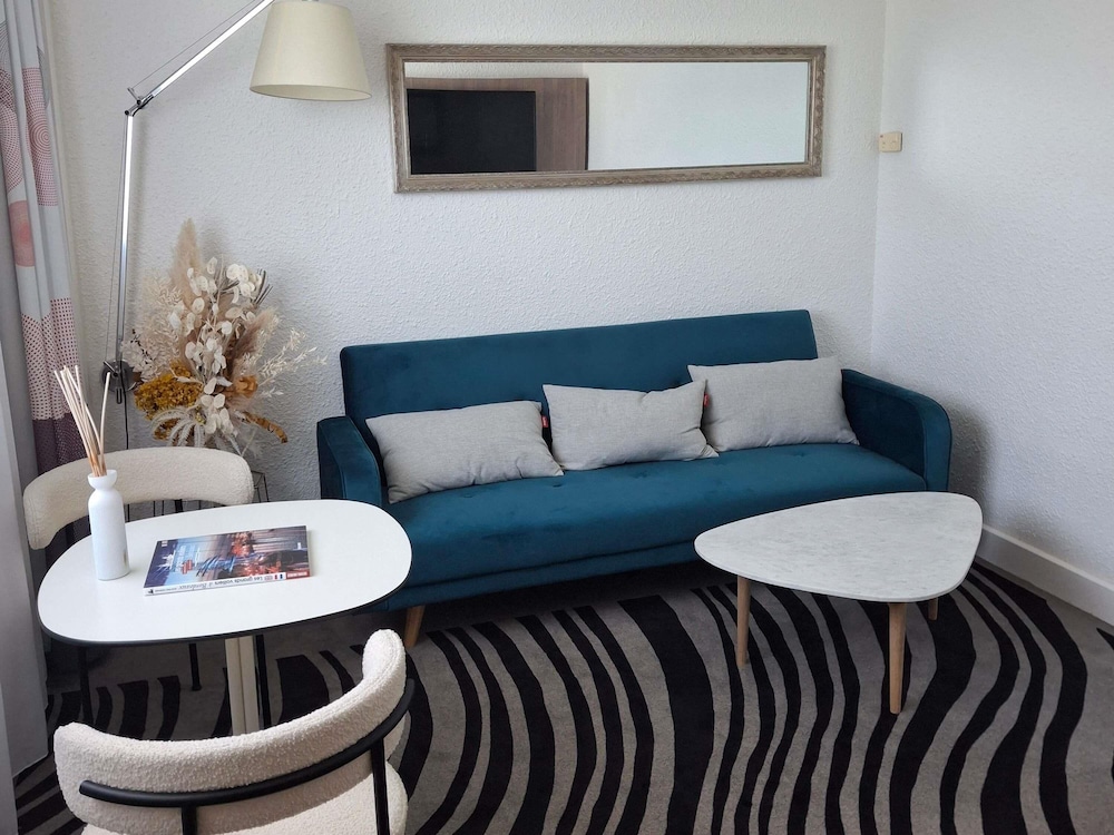 Suite, Multiple Beds thumbnail 5