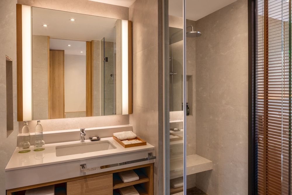 Superior Twin Room, Pool Access - Photo 4