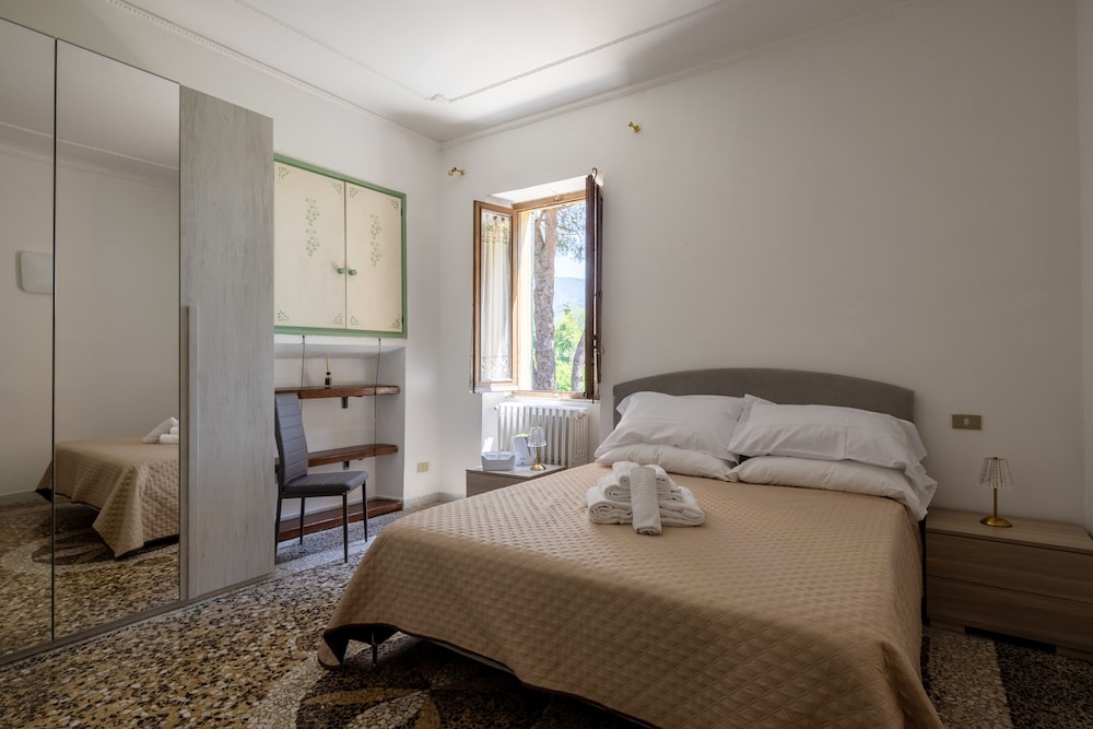 Romantic Triple Room photo 1