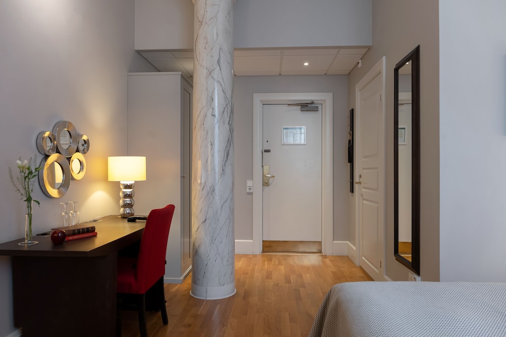 Standard Double Room (small) - Photo 1