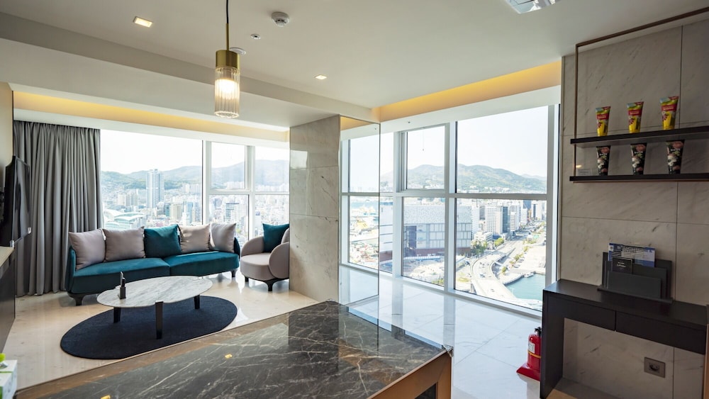 Premium Suite Ocean (Breakfast for 2) photo 1