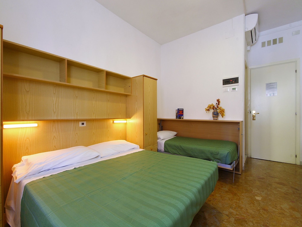 Triple Room - Photo 1