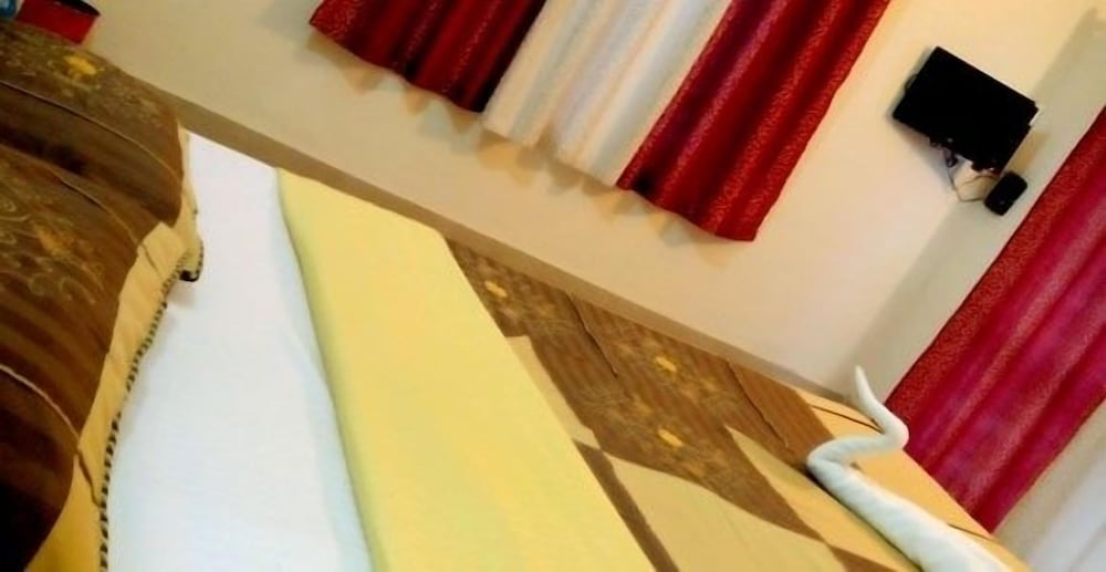 Super Deluxe room With Balcony & Valley view photo 2