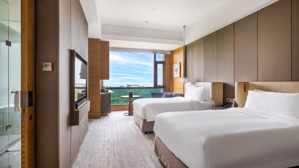 Classic Room, 2 Twin Beds, River View