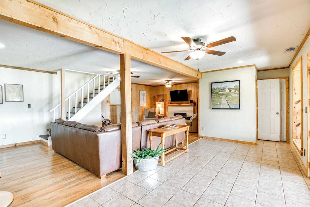 House (4 Bedrooms) photo 2