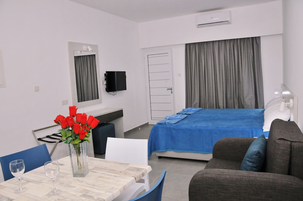 Deluxe Studio, City View photo 1
