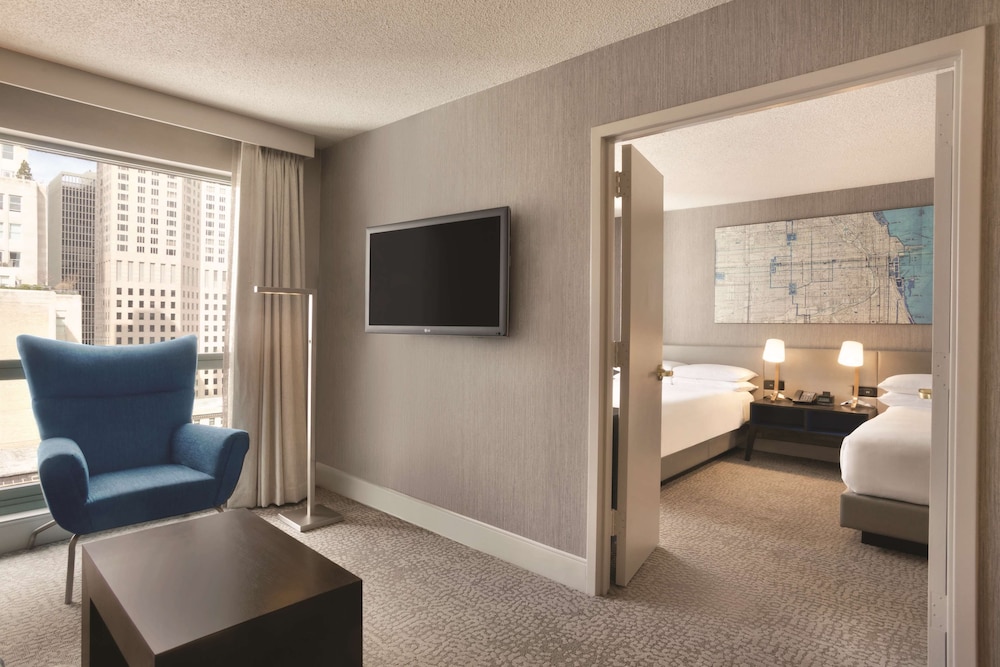 Superior Suite, 1 Bedroom - Photo 2