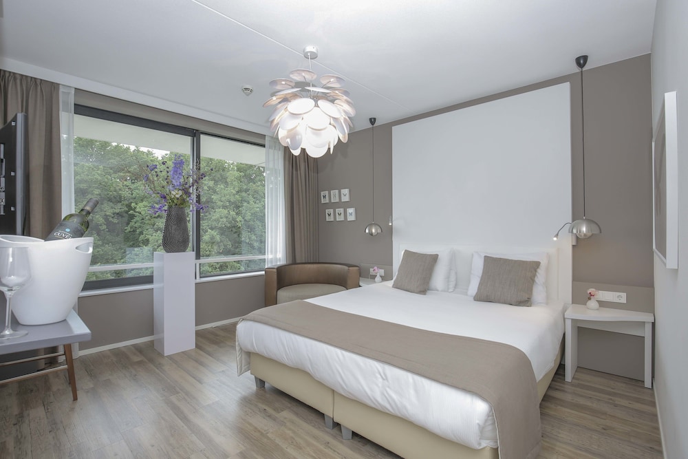 Deluxe Suite, Balcony, River View - Photo 3