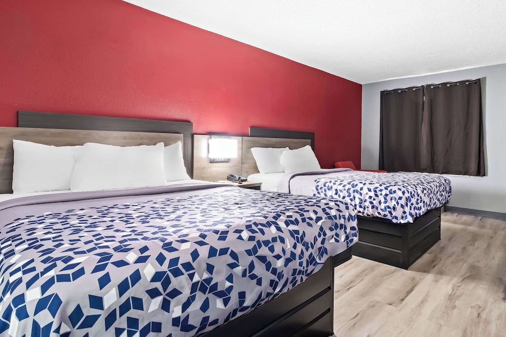 Room, 2 Queen Beds, Smoking - Photo 2