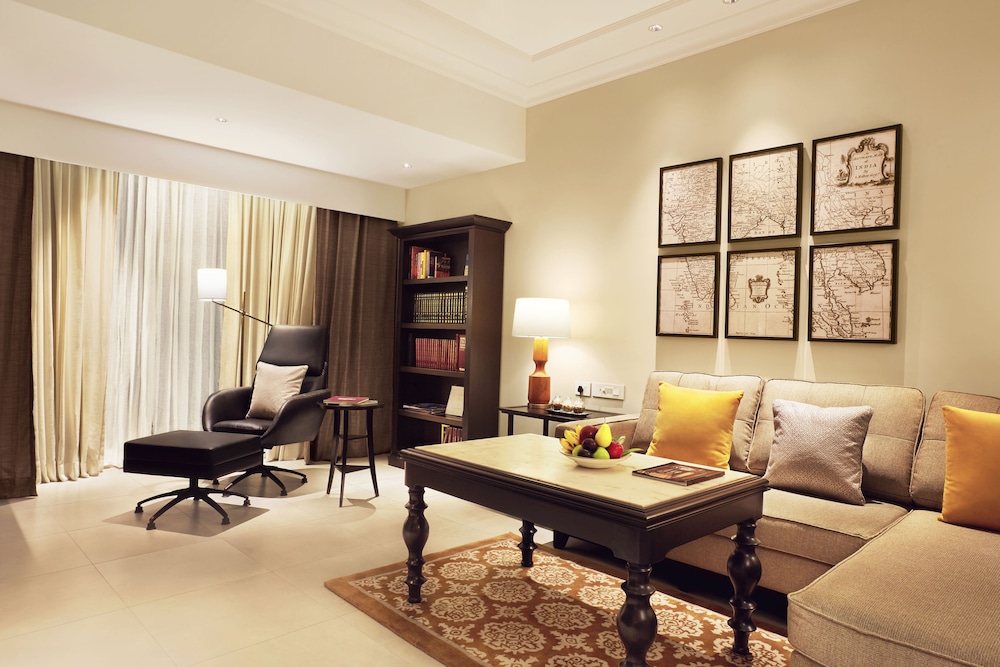 Executive Suite thumbnail 6
