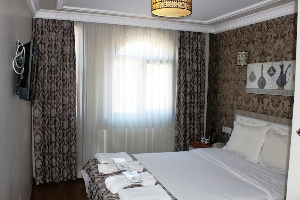 Superior Triple Room With Blue Mosque View photo 3