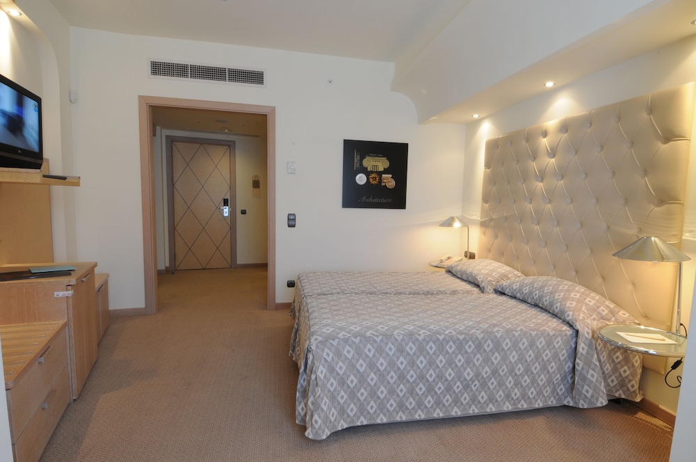 Executive Room, Mountain View - Photo 1