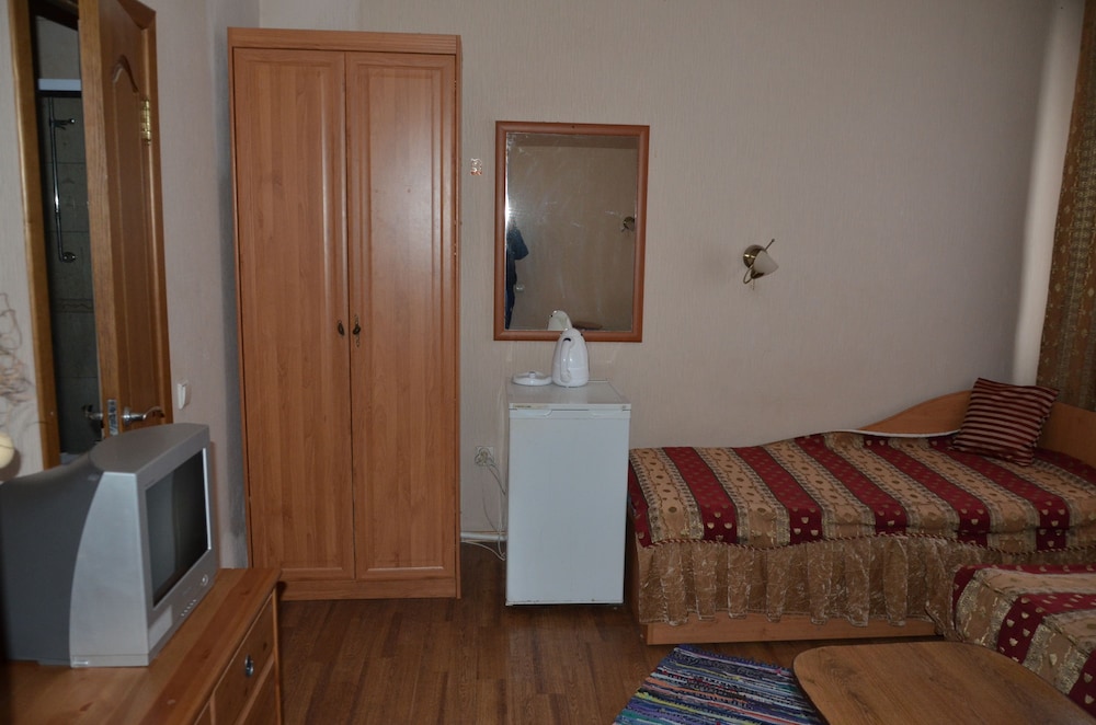 Standard Twin Room, Shared Bathroom photo 3