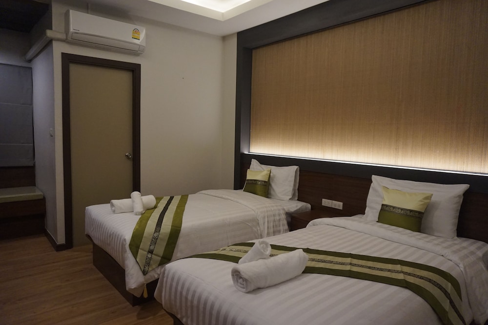 Standard Twin Room - Photo 1