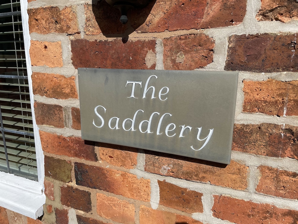 Deluxe Double Room, Ensuite, Courtyard View (The Saddlery)