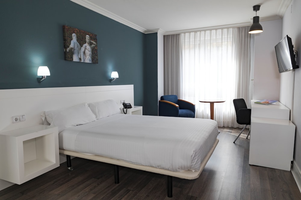 Standard Room - Photo 1