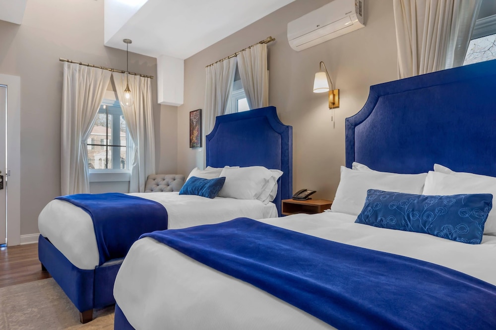 Standard Room, 2 Queen Beds, Non Smoking - Photo 1