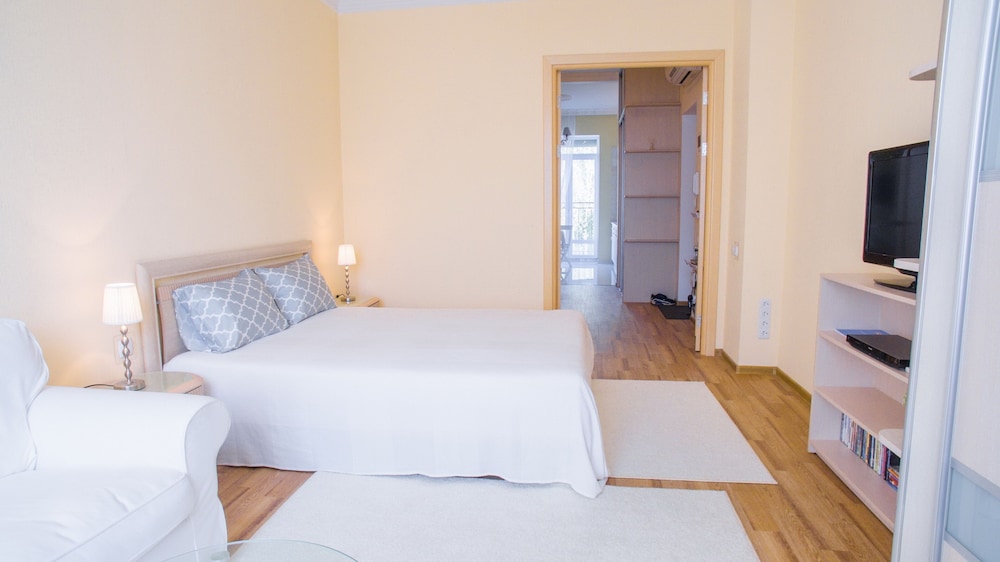 Business Apartment (Nezavisimosti prosp., 18)
