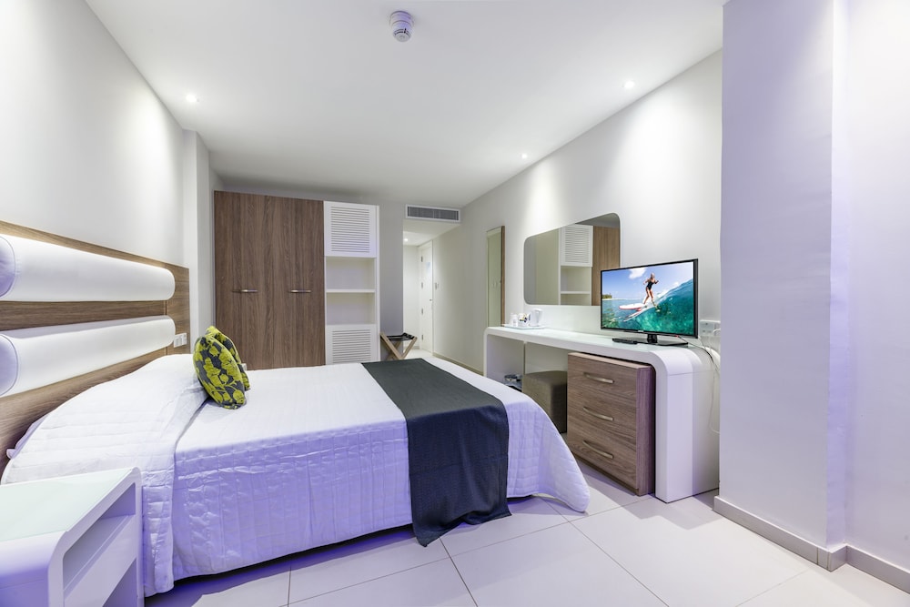 Deluxe Double or Twin Room (Inland View) - Photo 4